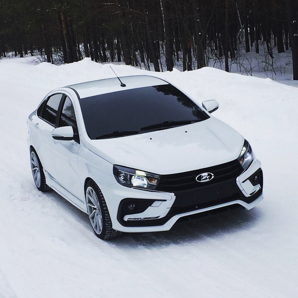 Редкий бампер на Зеленку! — Lada Vesta, 1,6 л, 2017 года | стайлинг | DRIVE2