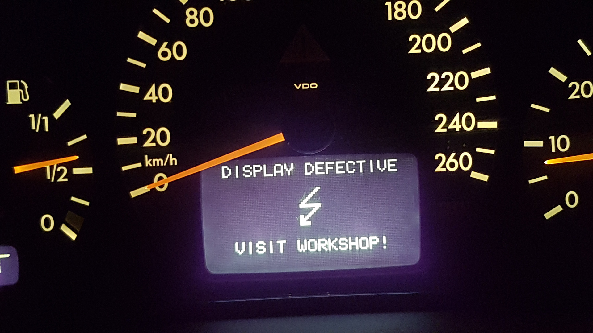 Ошибки мерседес w220. Airmatic visit Workshop w220. Display defective w210. Мерседес 210 display defective. Airmatic visit Workshop w210.