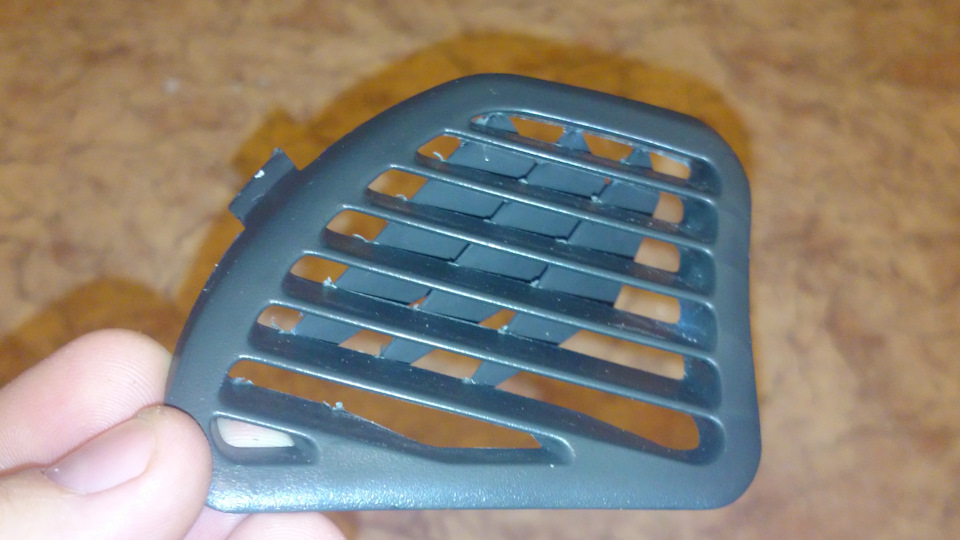 Теперь не обмерзают и не потеют стекла водителя и переднего пассажира ...