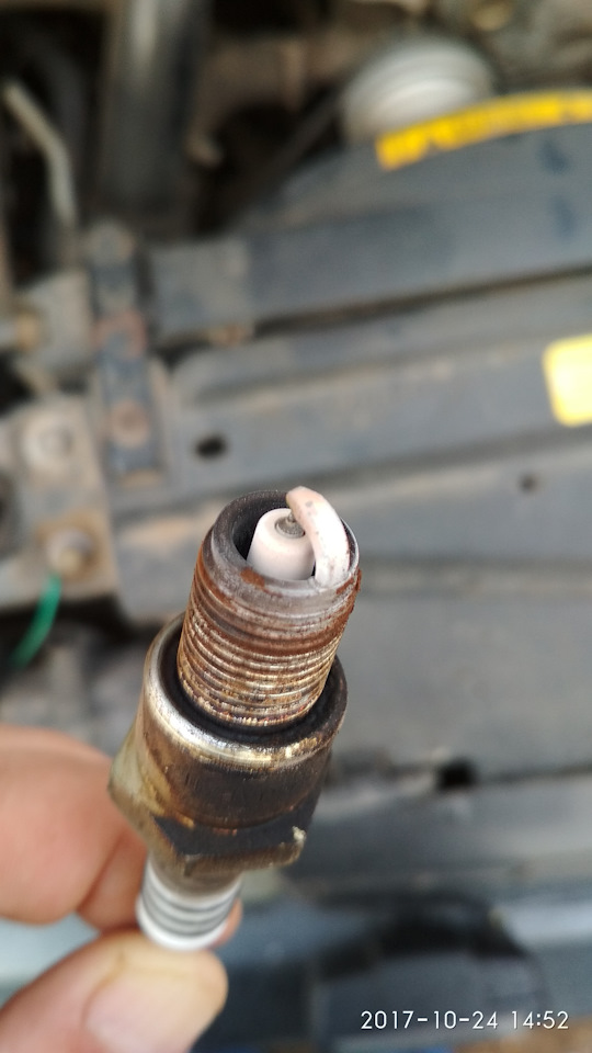 Ну усе, регламент. Замена свечей. — Volvo 940, 2,3 л, 1993 года ...