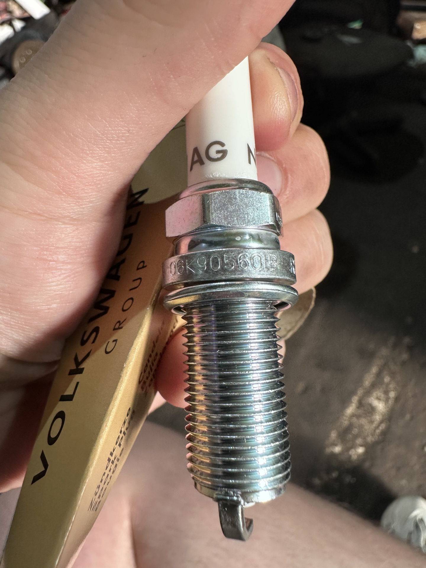 Свечи VAG 06K905601B — Skoda Kodiaq, 2 л, 2020 года | плановое ТО | DRIVE2