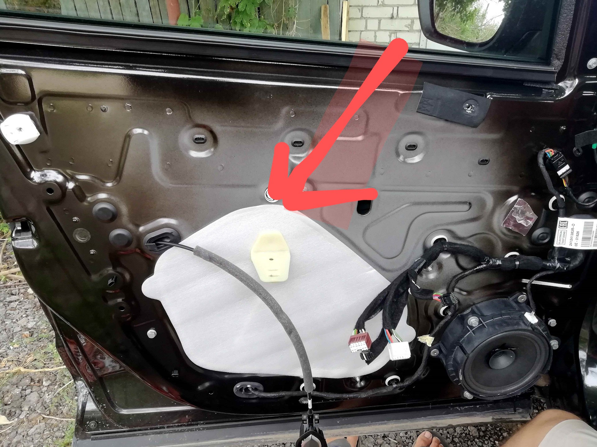 Дверь передняя аркана. Резинки задней двери аркана. Обшивка двери рено аркана. Jeep renegade уплотнитель двери. Уплотнитель двери рено каптур.