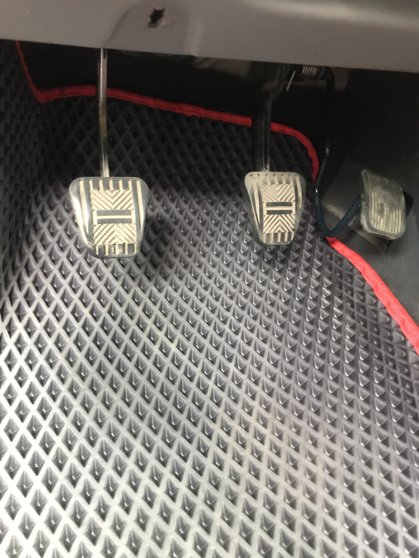 Вытягивание педали газа или спасение "утопающего" — Lada Приора хэтчбек ...