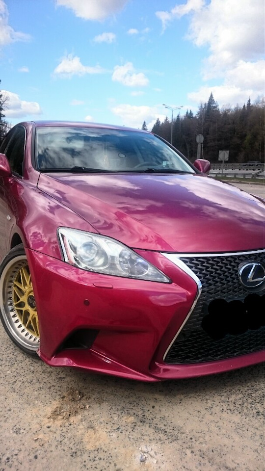 Lexus is 250 красный матовый