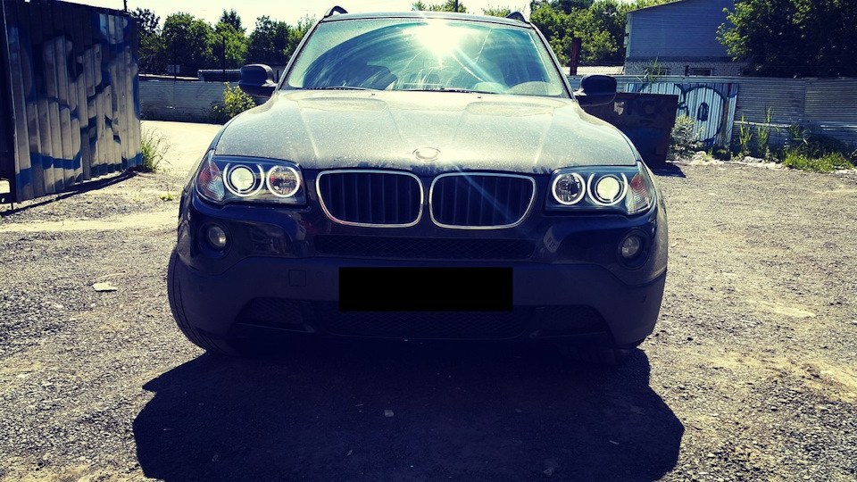 Фара бмв х3 е83. Ангельские глазки BMW e83. E83 ангельские глазки. Ангельские глазки BMW x3 e83. Ангельские глазки БМВ е60