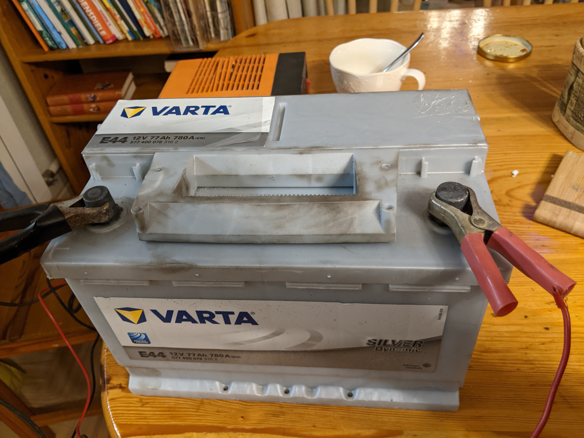 Профилактика аккумулятора🔋 VARTA AGM silver dynamic — Citroen Jumpy (2G ...