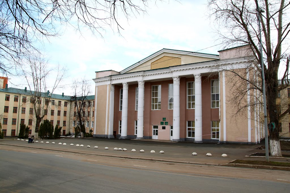 4 корпус мгу огарева. Географический Факультет Саранск МГУ. МГУ Саранск архитектурный Факультет. 4 Корпус МГУ Огарева Саранск.