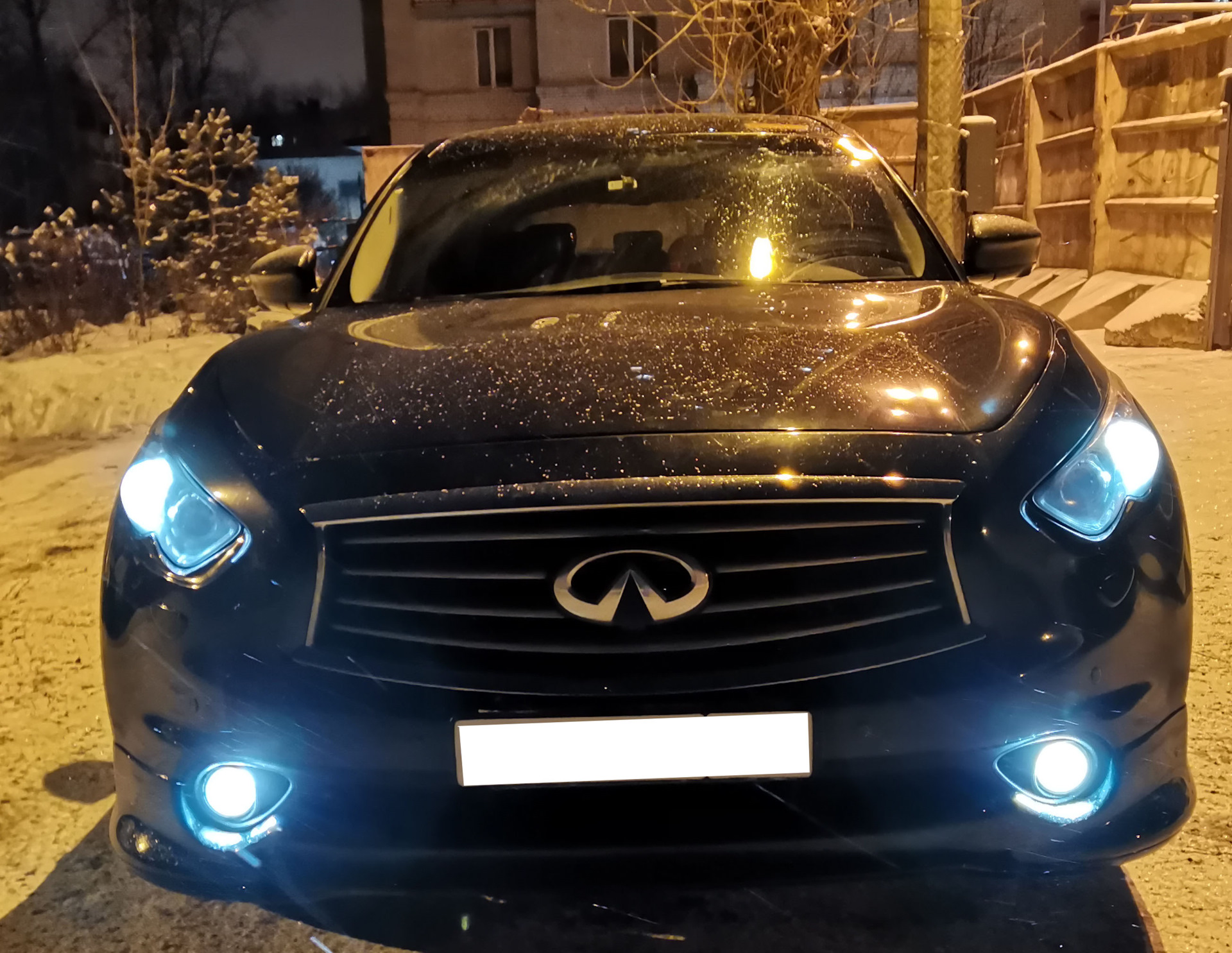 Неон на Инфинити qx70