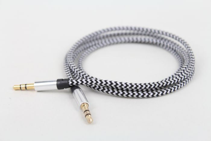 Фон в динамиках — ГАЗ Газель, 2,4 л, 2004 года | автозвук | DRIVE2