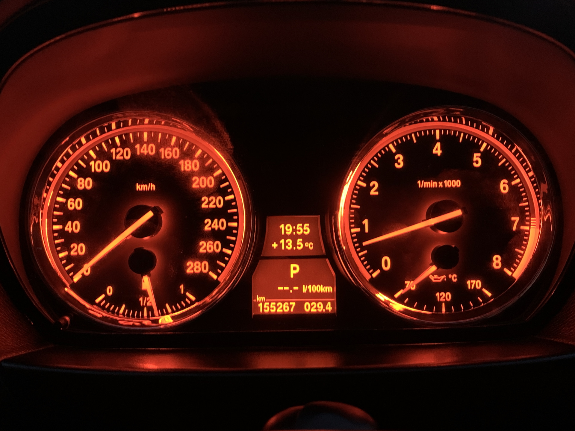 Панель бмв е60. Температура БМВ f30. Температура масла на приборке. Рабочая температура двигателя на BMW 1 e87. Датчик температуры охлаждающей жидкости BMW f30 замена.