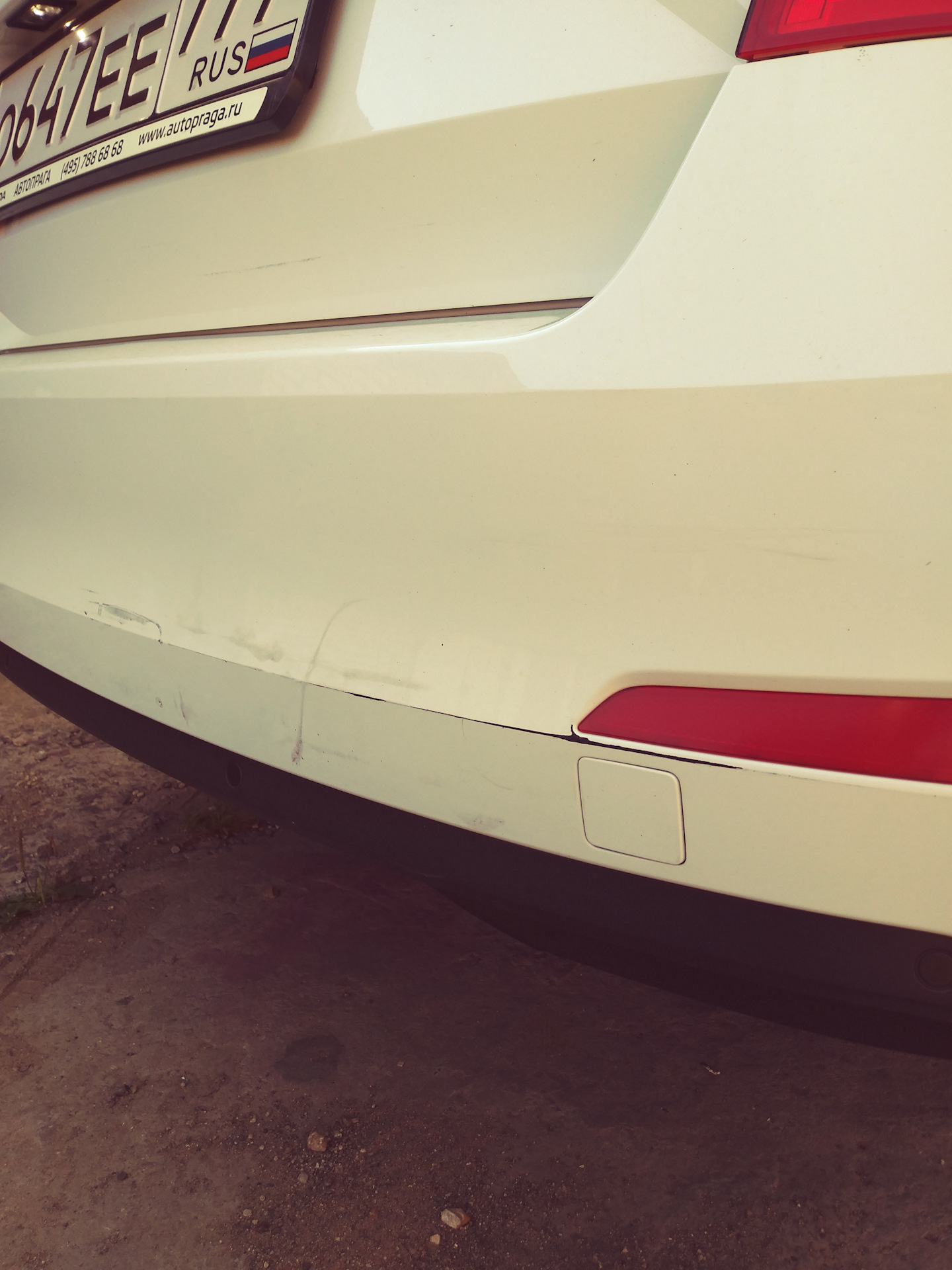 Замена галогеновой лампы ближнего света на шкода октавия А7 1.2 tsi ...