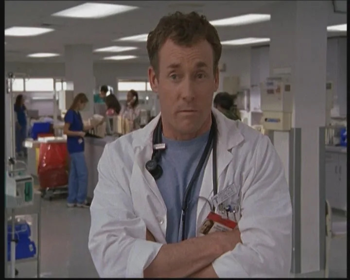 Scrubs 1. Перри клиника. Доктор кокс. Перри кокс. Доктор кокс из клиники.