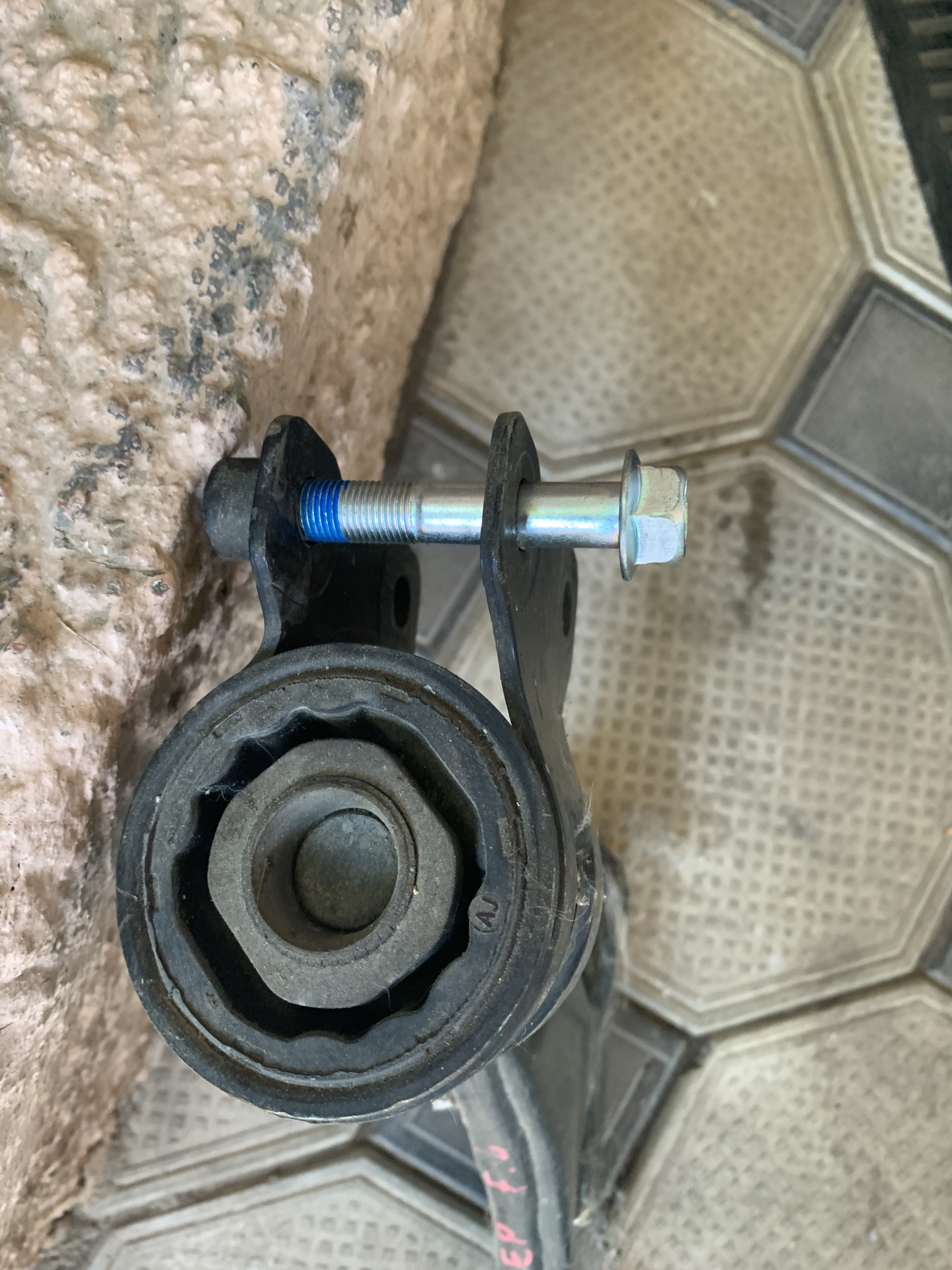Помощь в подборе болтов задней подвески — Mazda 3 (1G) BK, 1,6 л, 2007 ...