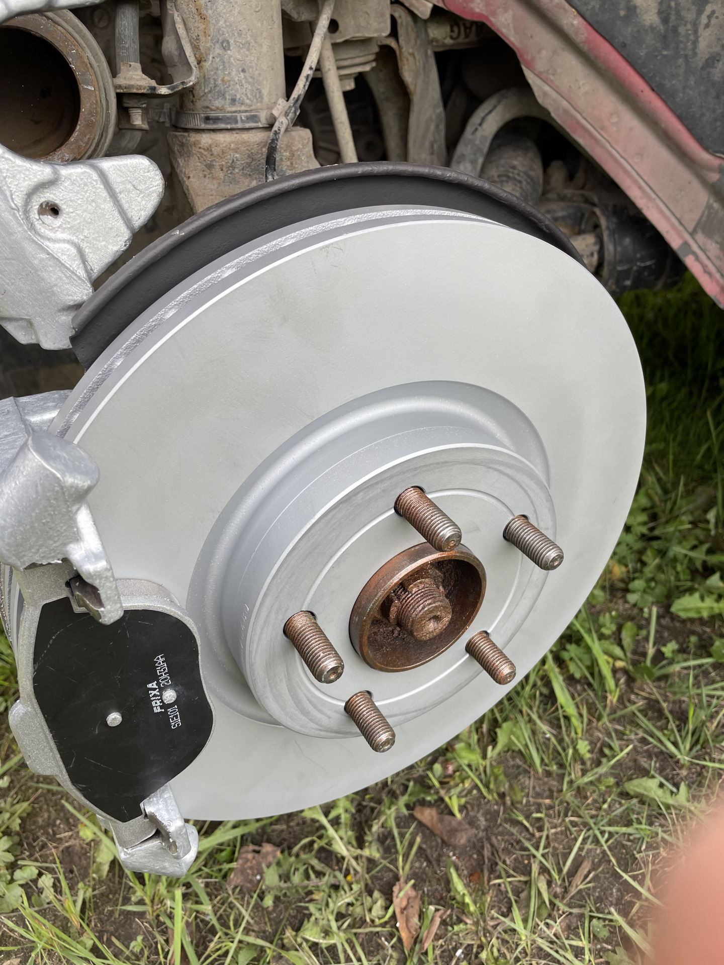 Домкрат, набор для утапливания поршней, набор торксов и шестигранников ...