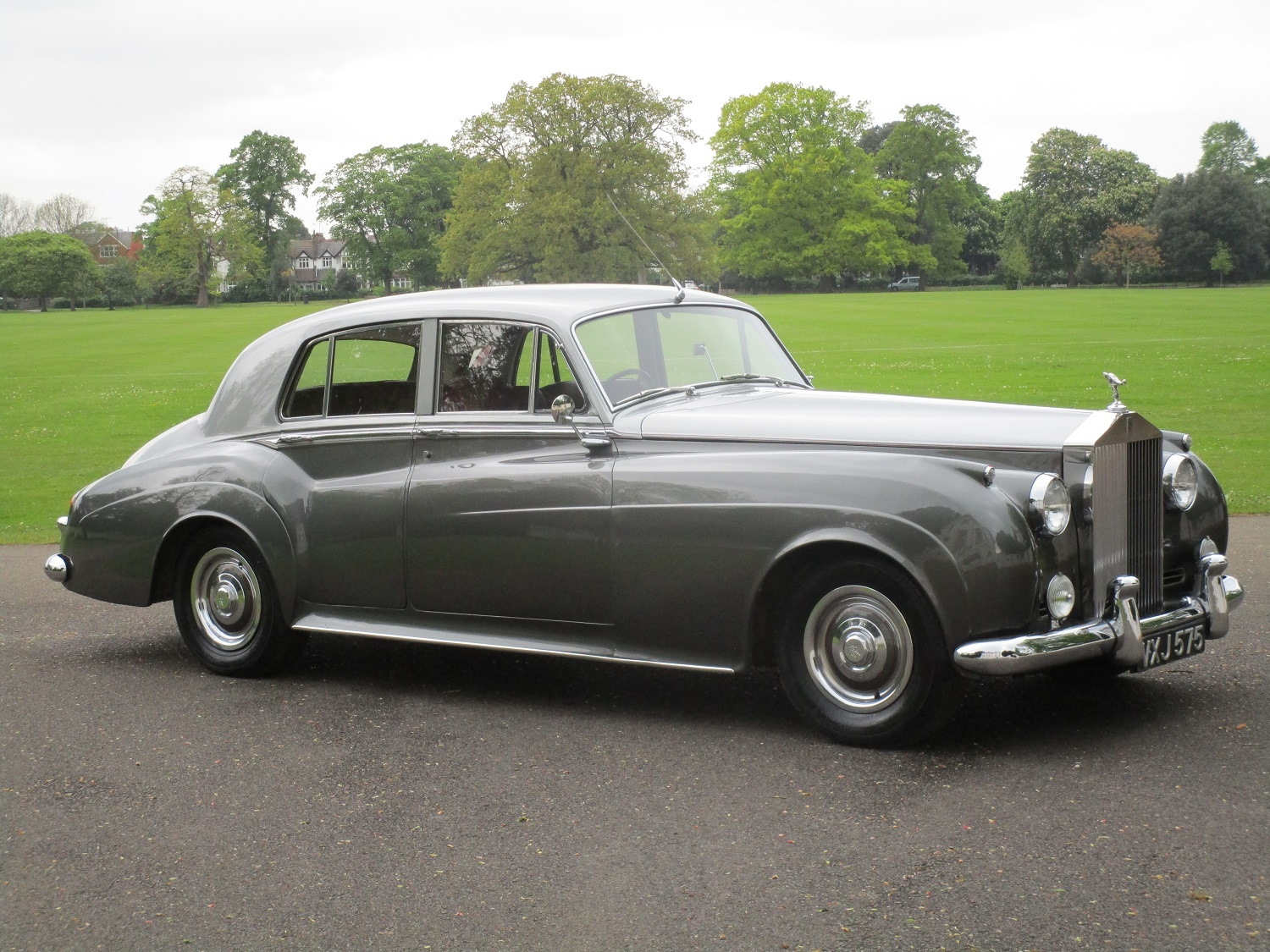 Rolls Royce Phantom Silver cloud