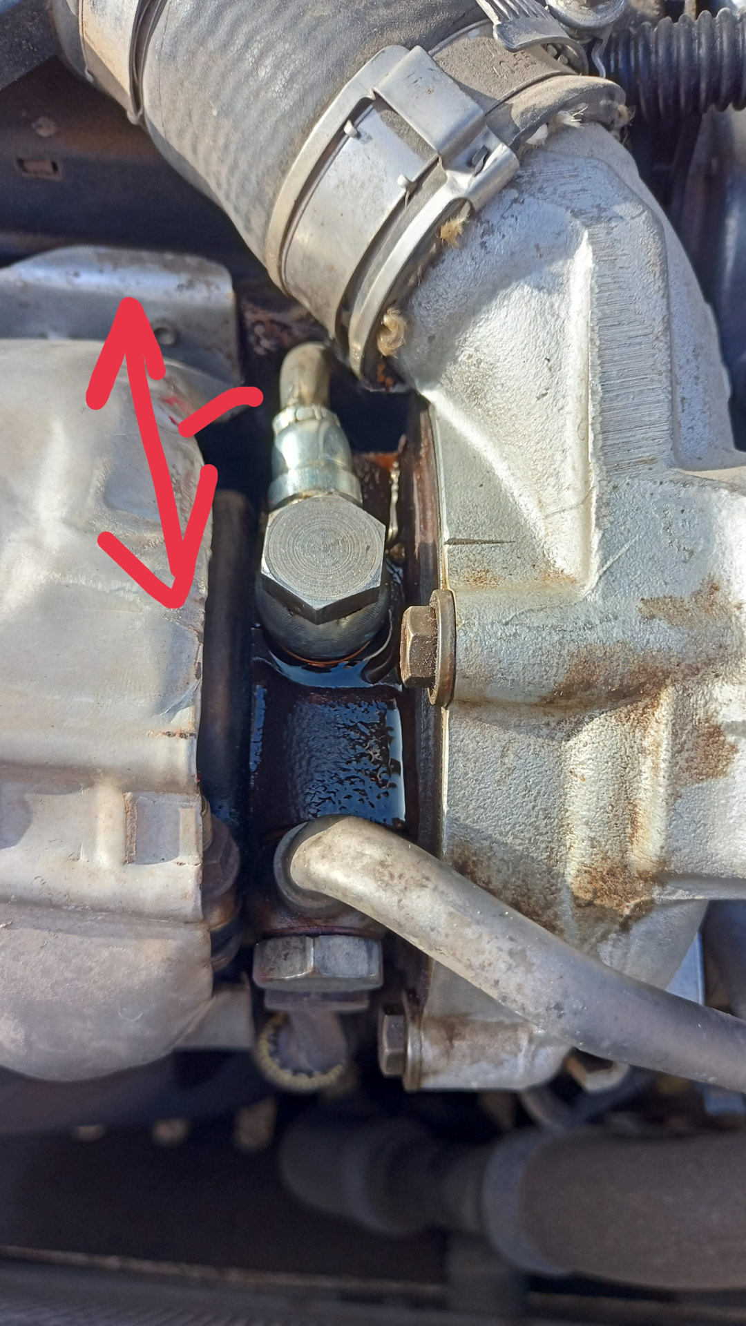 Замена трубки подачи масла на турбину и прокладок корпуса масляного ...