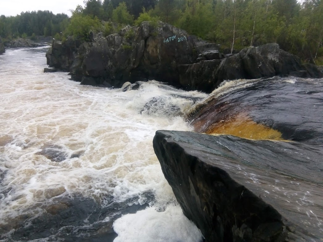 Надвоицы водопад Воицкий Падун