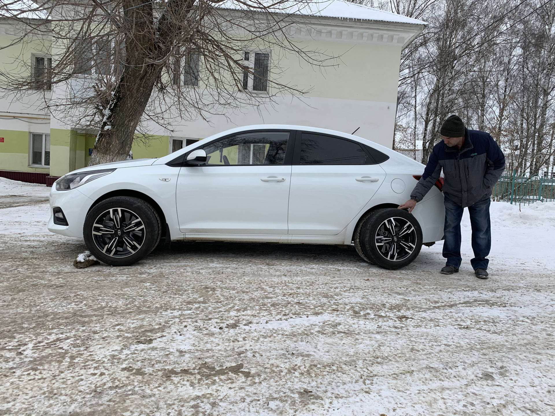 Примерка колес без занижения. — Hyundai Solaris (2G), 1,6 л, 2018 года ...