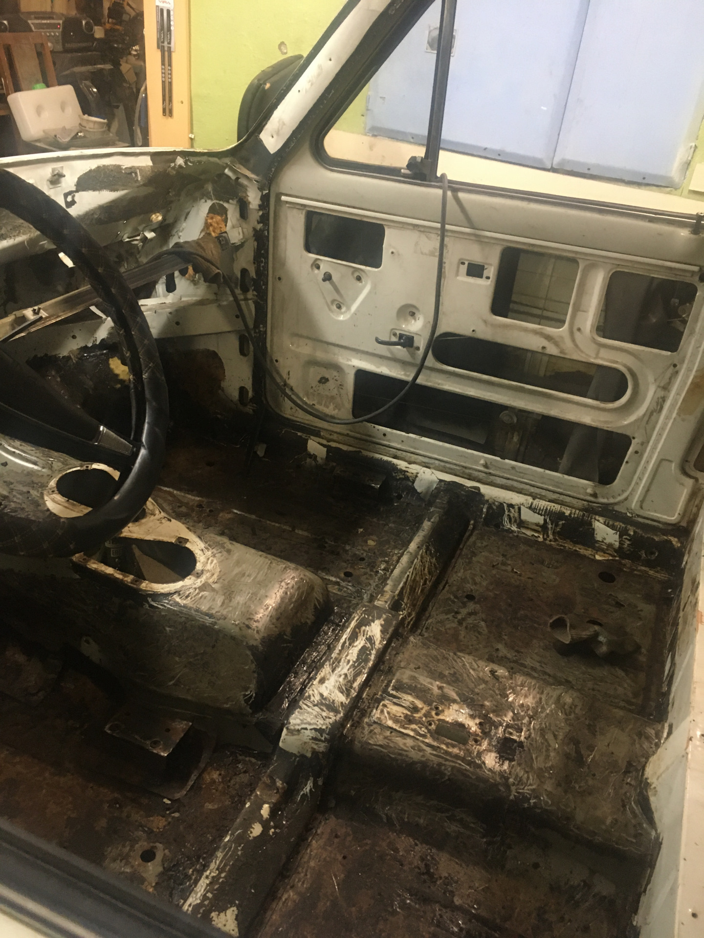 Разбор салона Нива PickUp 2121 — Lada 4x4 3D, 1,6 л, 1992 года ...