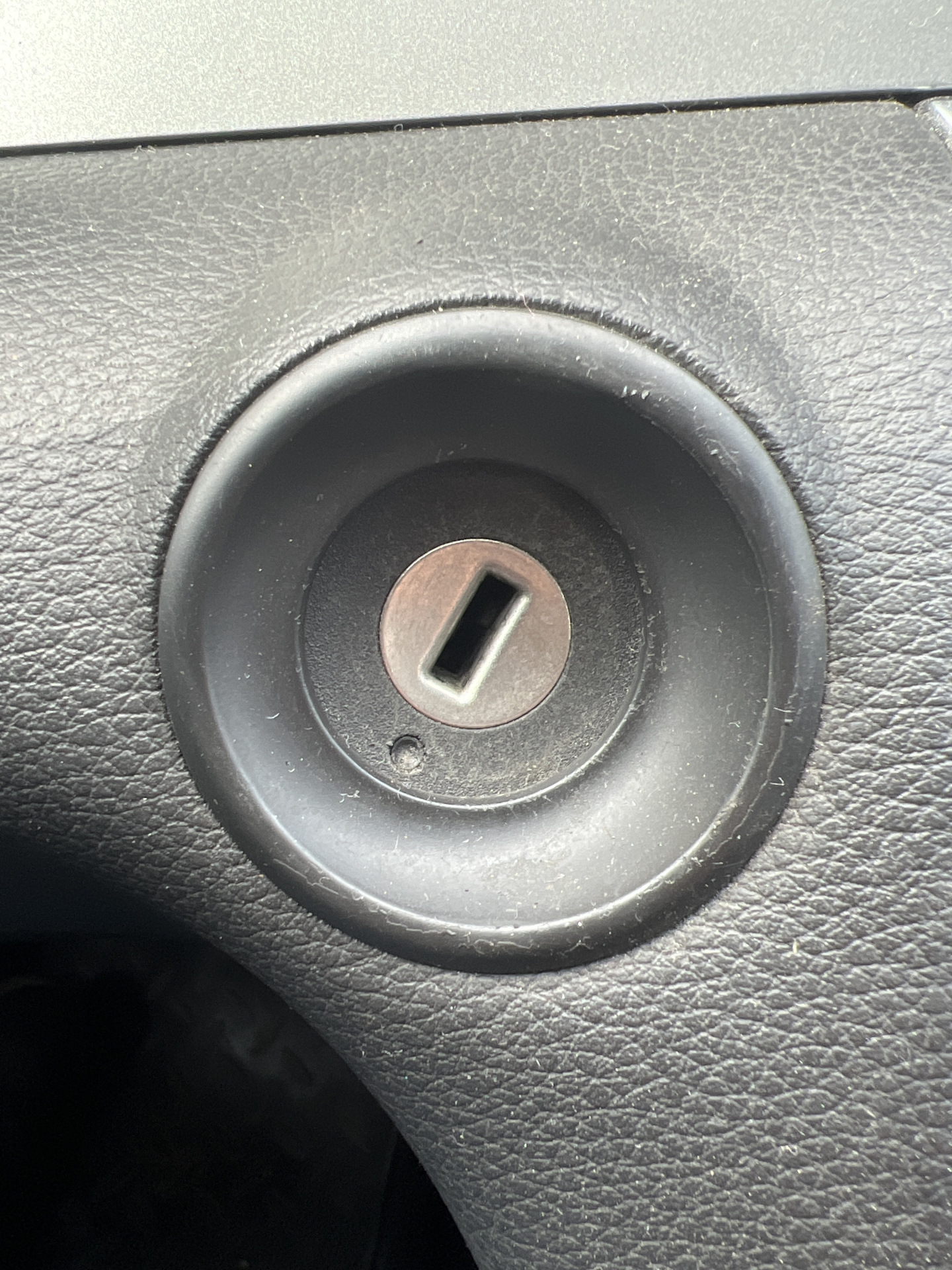 Не реагирует на ключ/кнопку старт, герлянда лампочек на приборке — Audi ...