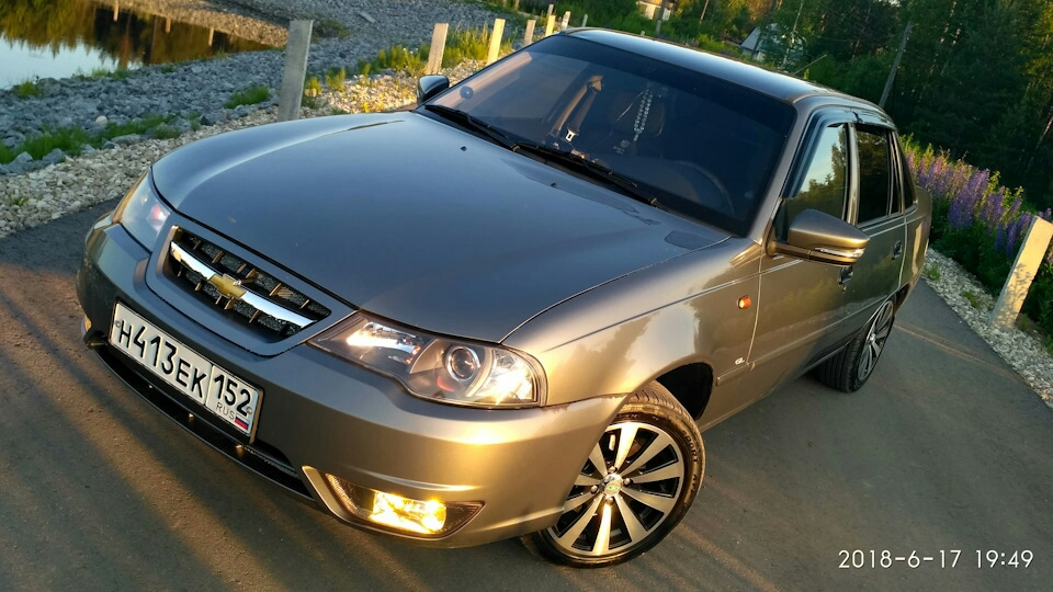 Боковые зеркала от Лада Гранта лифтбек — Daewoo Nexia (N150), 1,6 л ...
