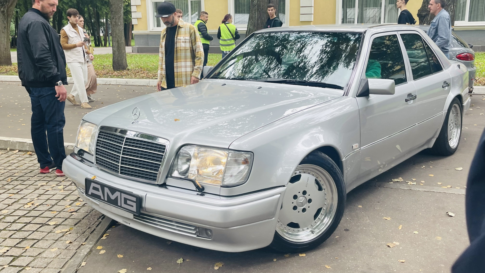 Mercedes-E500 W124. История мук и страданий в России. — «История  автомобилестроения» на DRIVE2