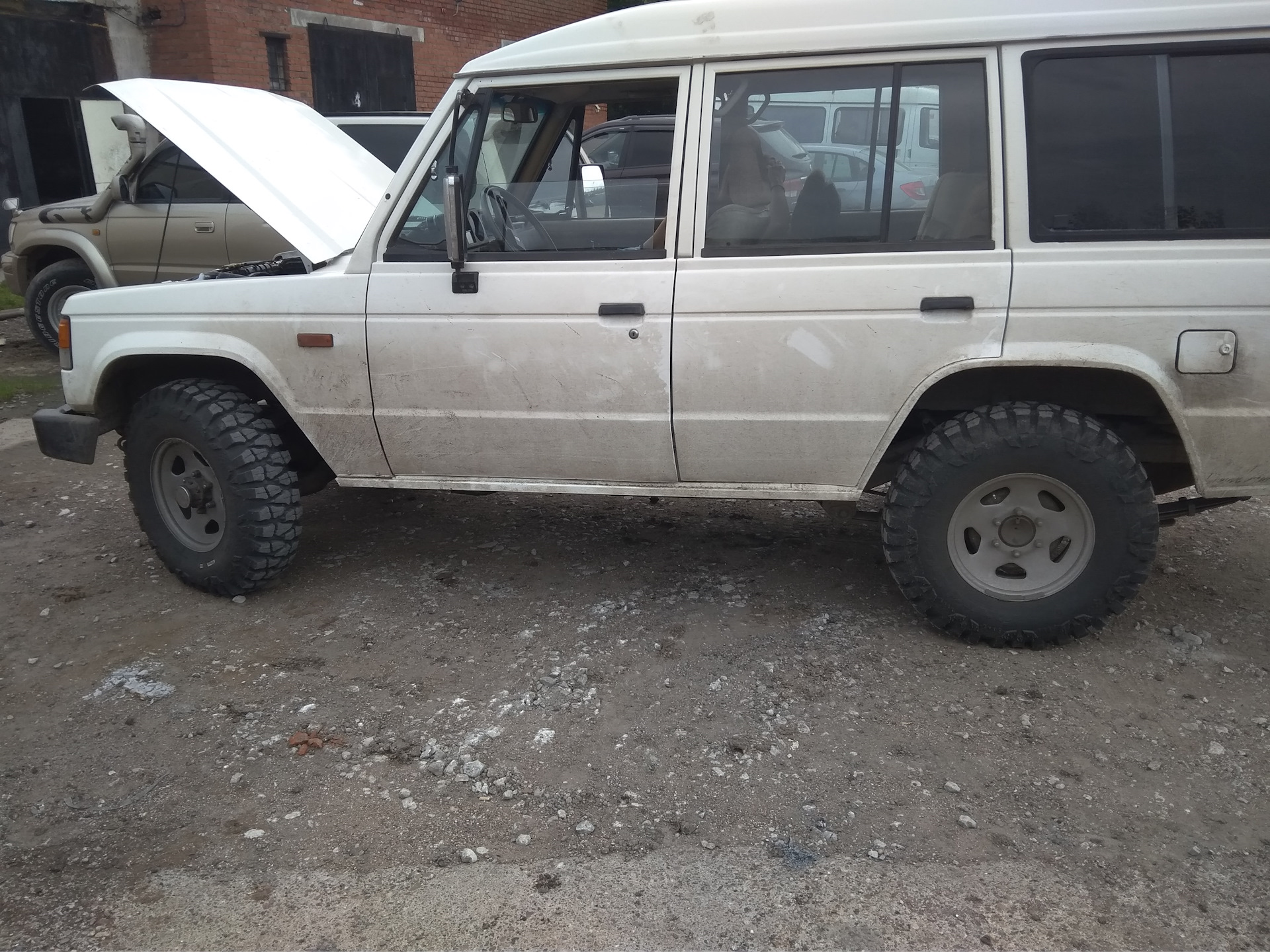 Форвард сафари 510 — Mitsubishi Pajero (1G), 2,5 л, 1986 года | шины ...