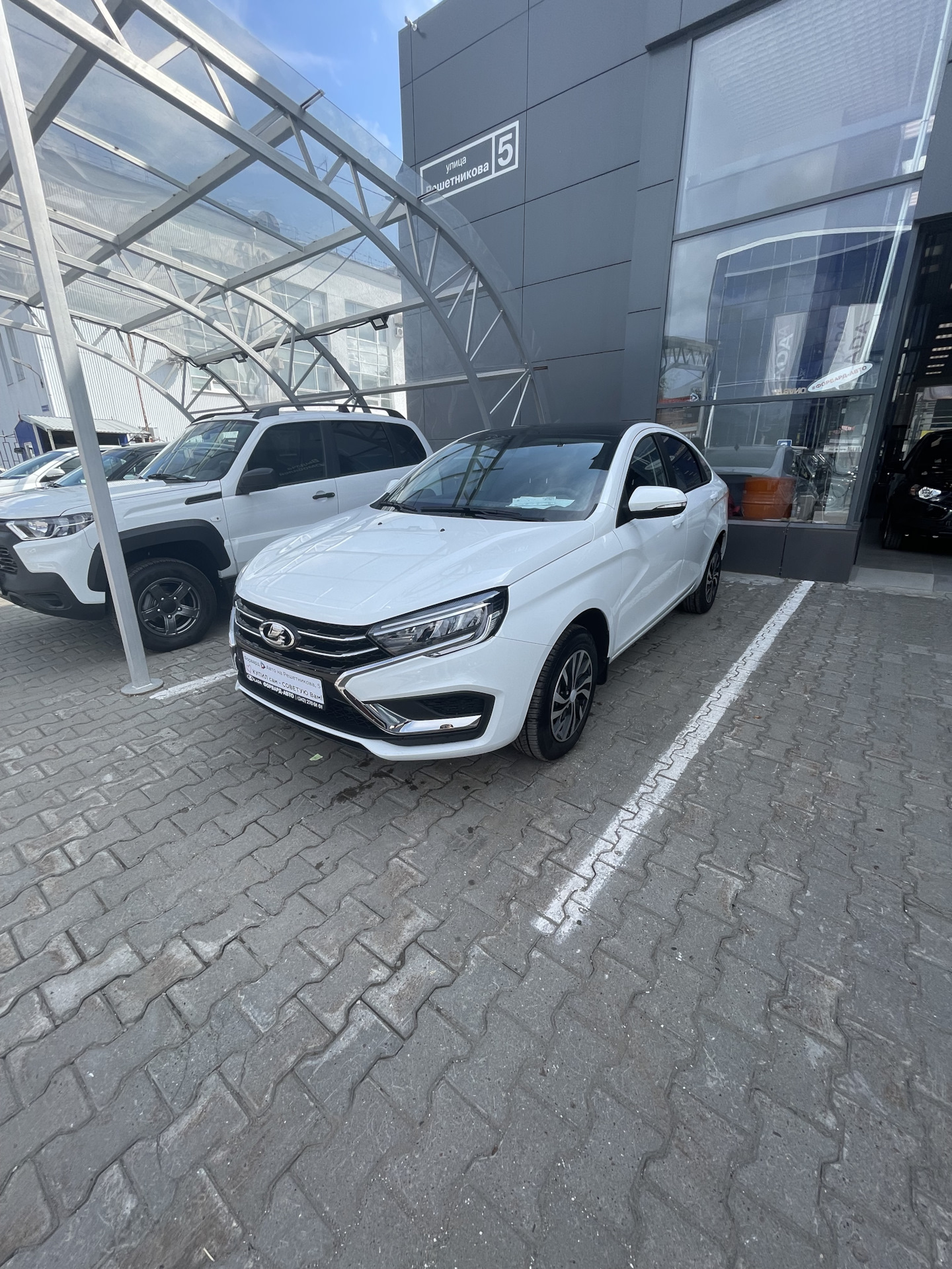 Вопрос про черную крышу — Lada Vesta (NG), 1,6 л, 2023 года | аксессуары |  DRIVE2