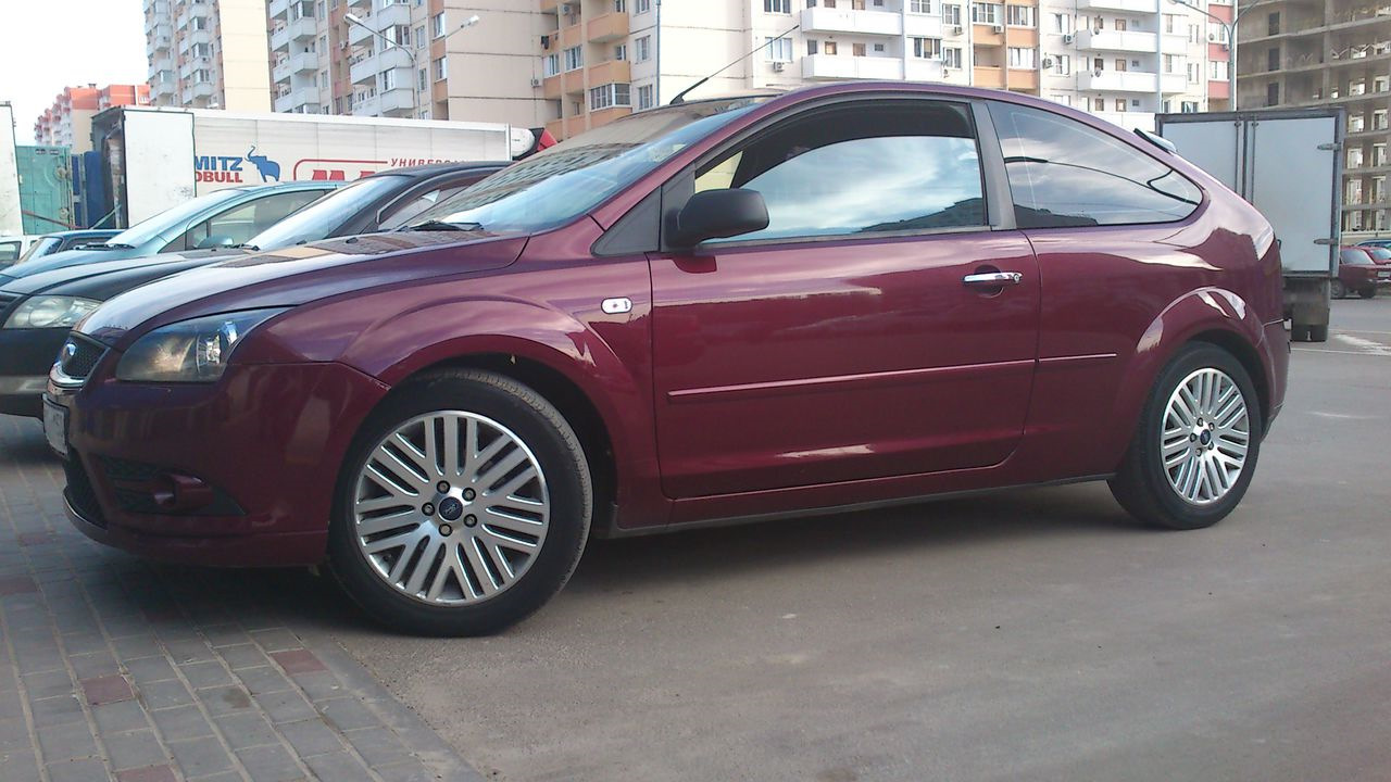 Focus 2 колеса. Ford Focus 17 диски. Ford Focus 2 r17 Ronal. Ford Focus 2 диски r17. Колеса 17 от Мондео на Форд фокус 2.