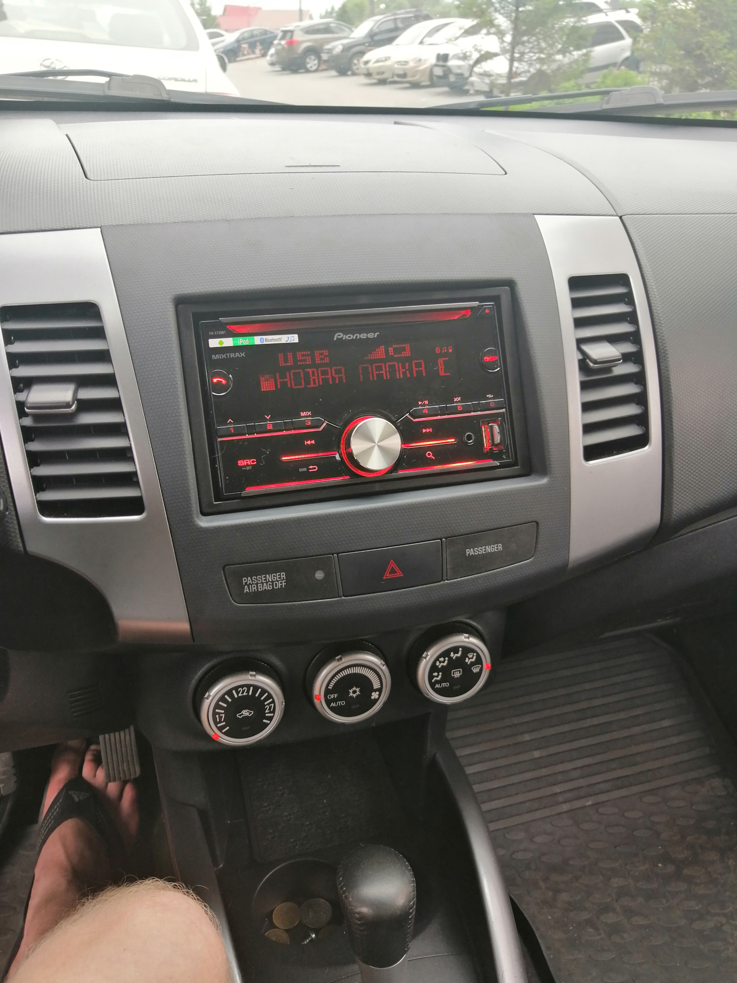 Как снять магнитолу аутлендер хл KENWOOD в Rockford Fosgate. - Mitsubishi Outlander XL, 3 л, 2008 года автозвук D