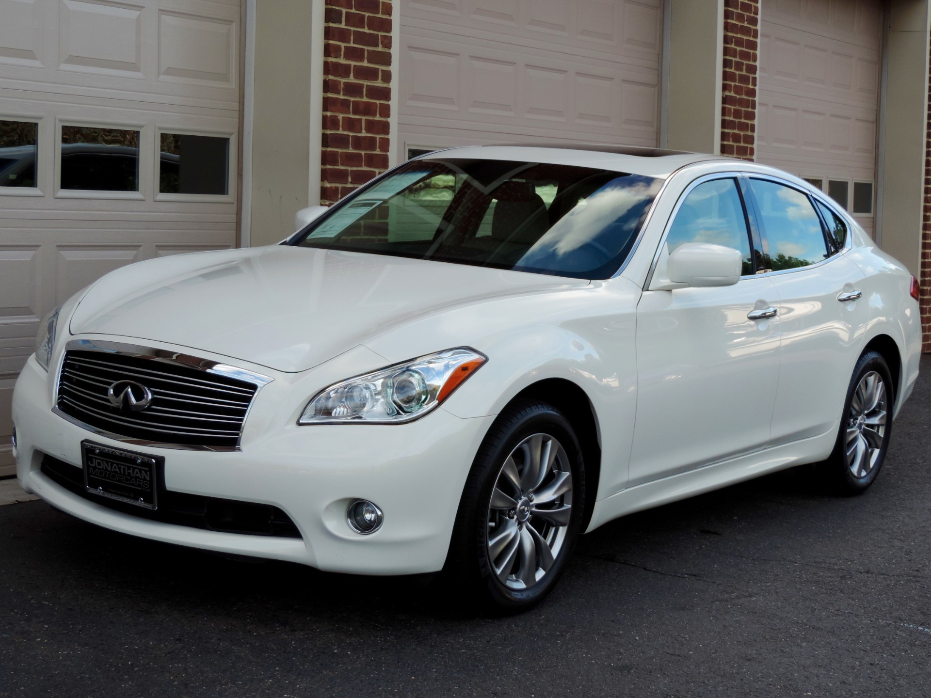 Infiniti m50