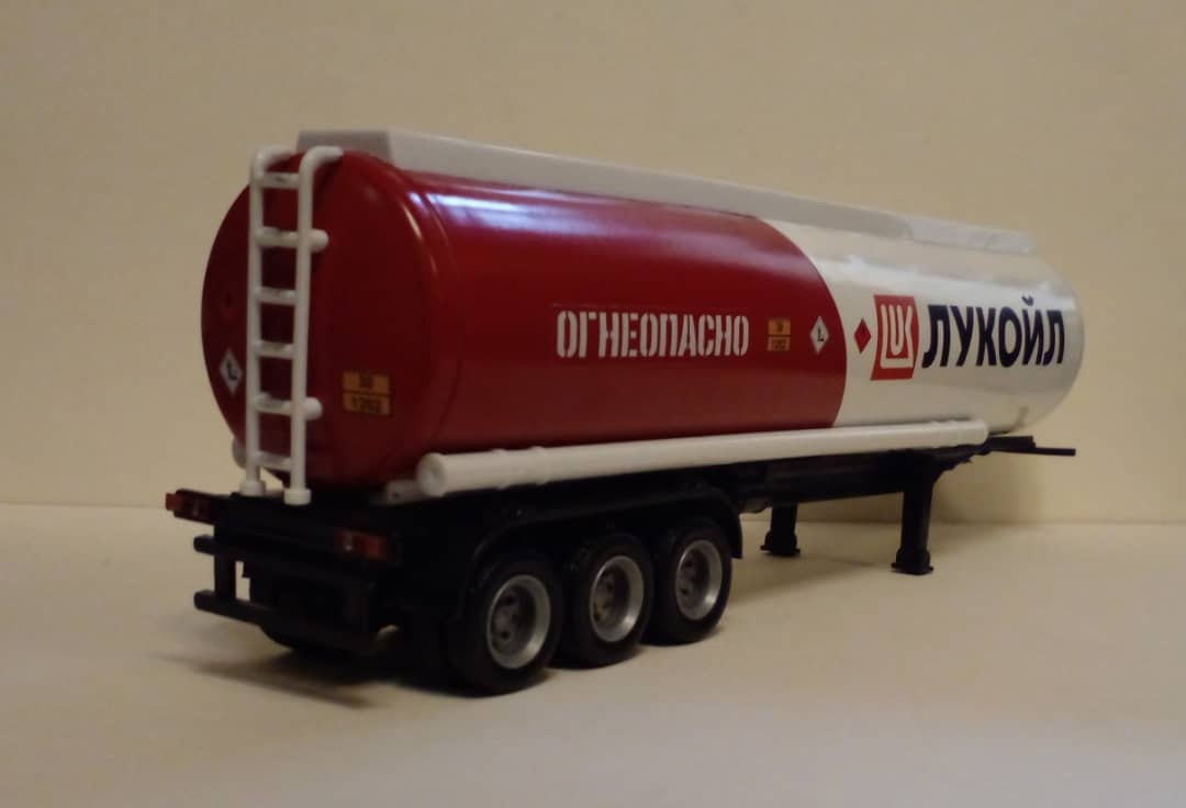 Mercedes-Benz Actros (Мерседес-Бенц Актрос) LUKOIL 1:43. — Сообщество  «Масштабные Модели» на DRIVE2