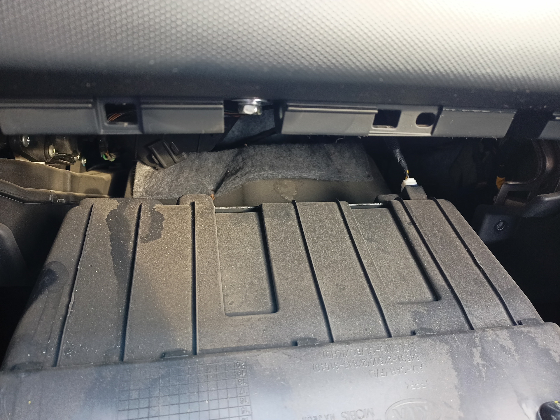 Подсветка в бардачок — KIA Soul (1G), 1,6 л., 2012 года | аксессуары ...
