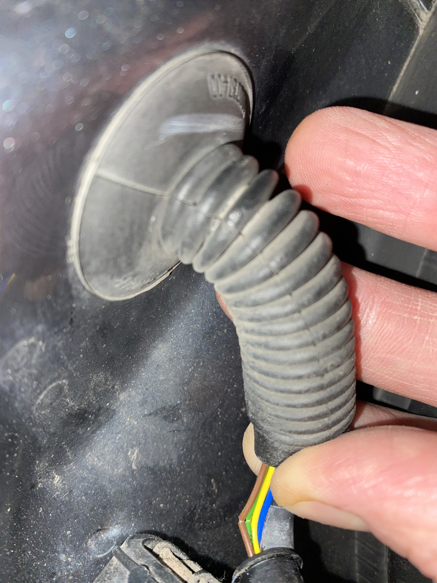 Electric tailgate won't open without helping hand SwedeSpeed Volvo