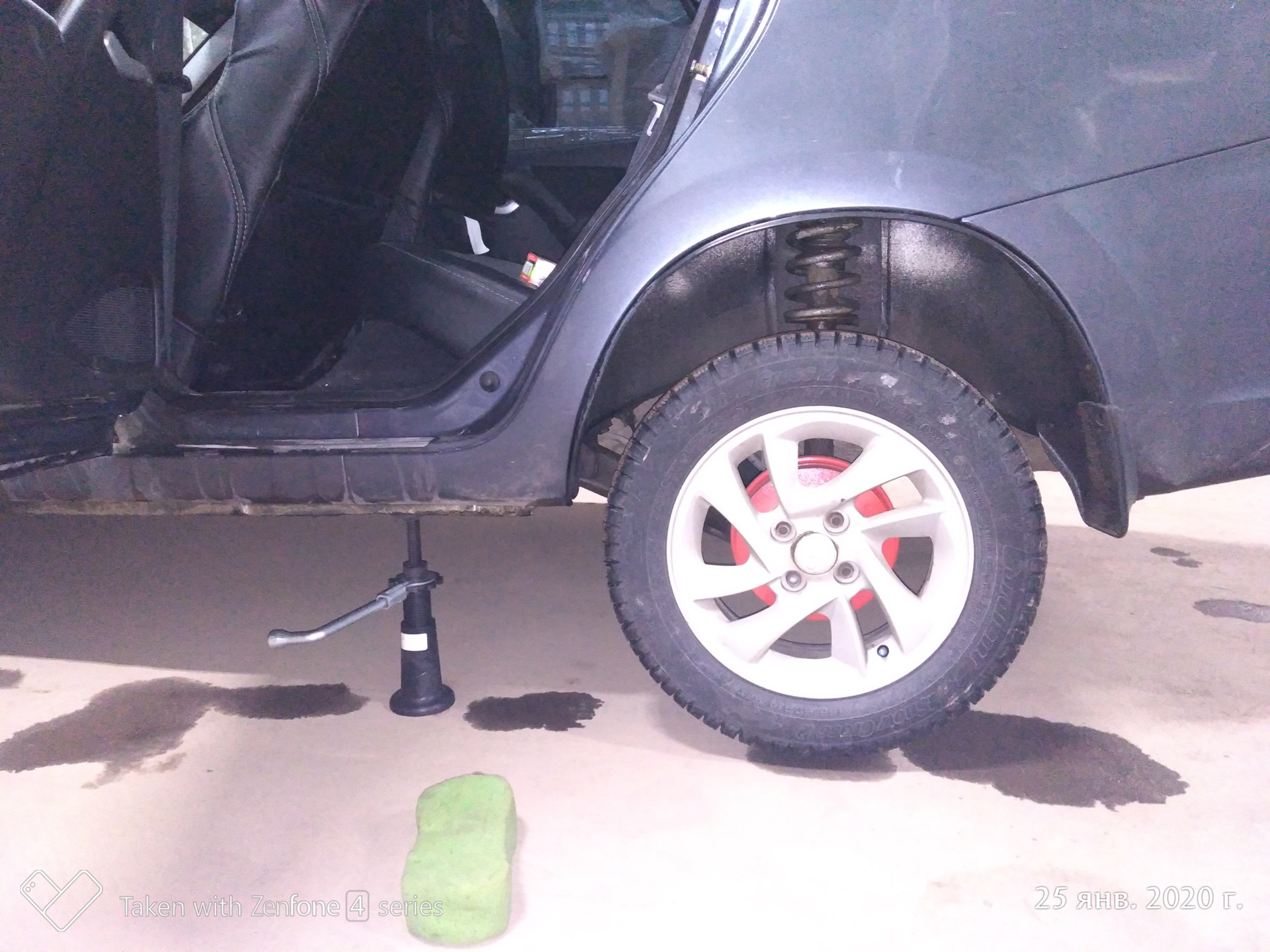 Замена задних тормозов на Гранте. — Lada Гранта лифтбек, 1,6 л, 2014 ...