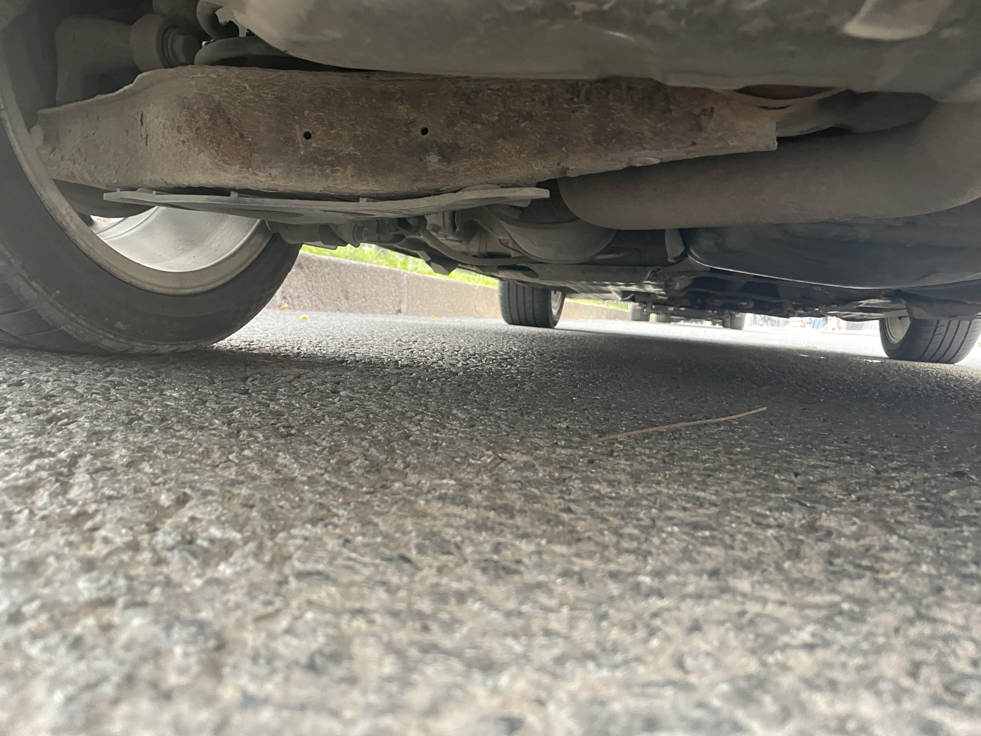 Задняя подвеска, замена сайлентблоков — Volkswagen Golf Mk5, 1,6 л ...
