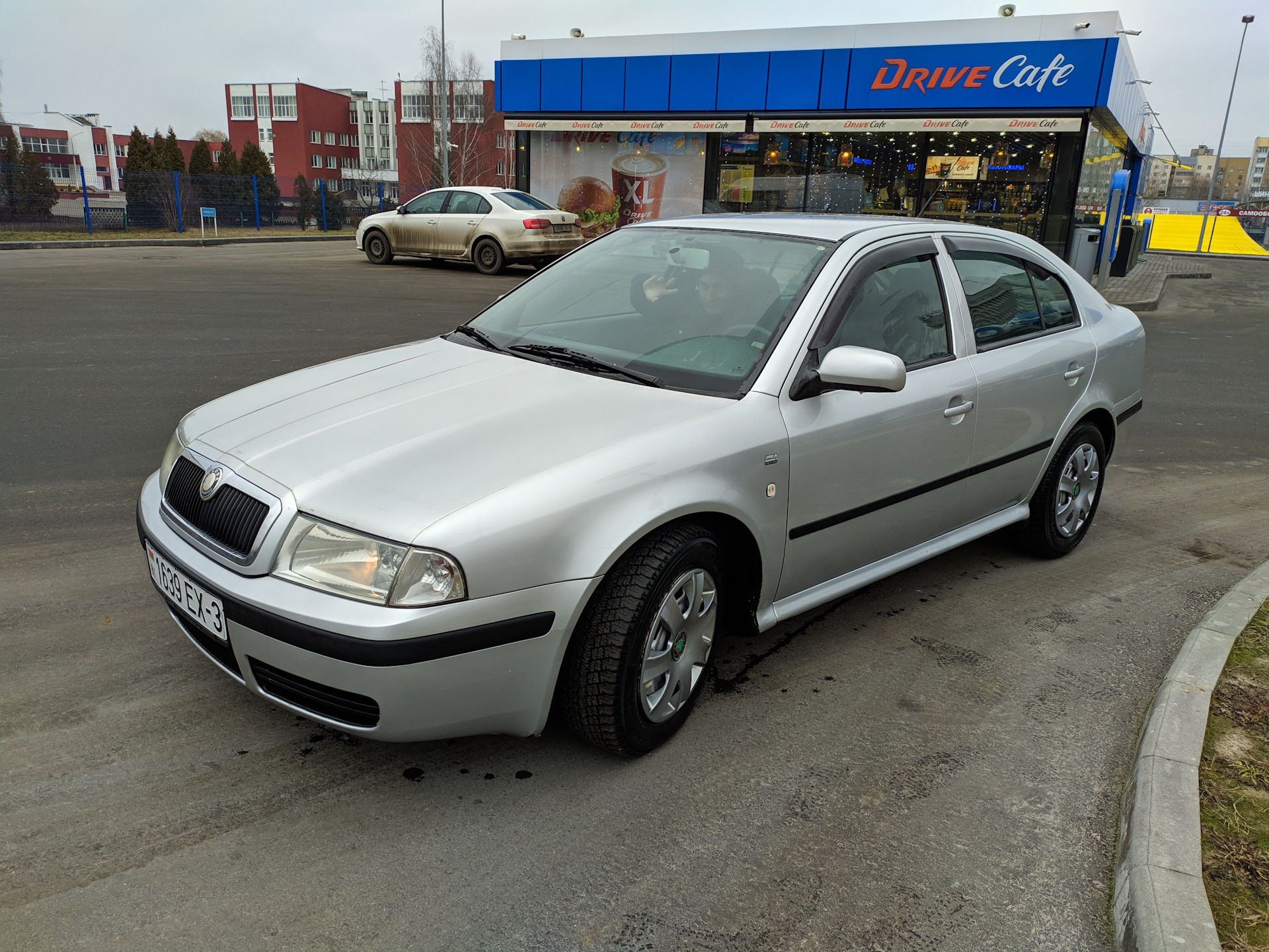 Не заводится. Забит топливный фильтр. — Skoda Octavia A4 Mk1, 1,9 л, 2002  года | поломка | DRIVE2