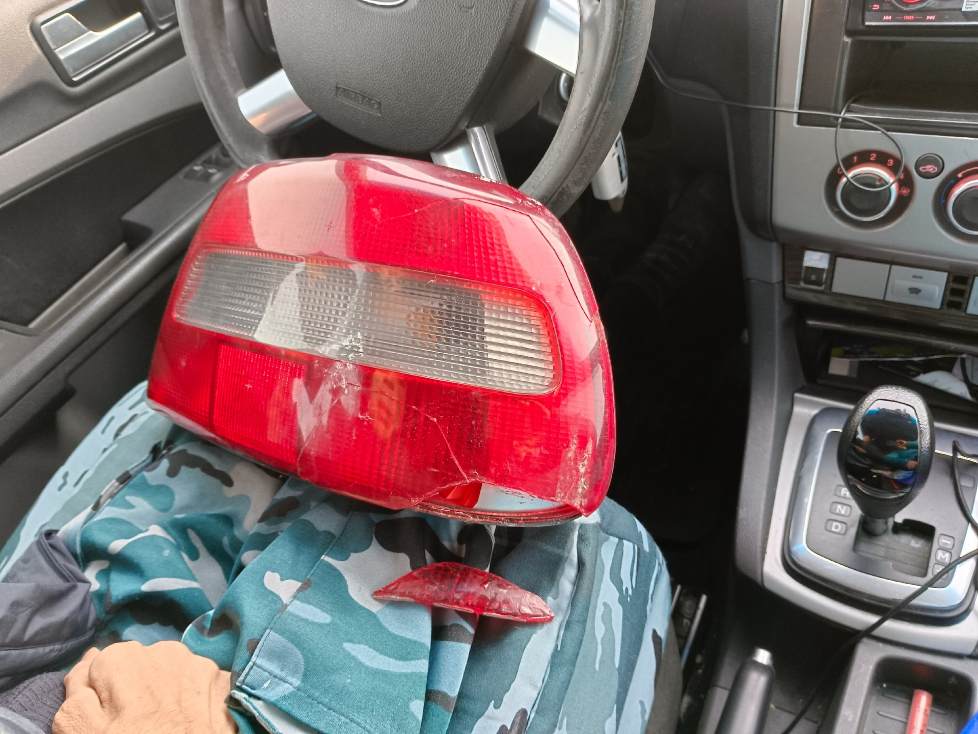 Ищу задний фонарь — Volvo S40 (1G), 2 л, 1997 года | поломка | DRIVE2