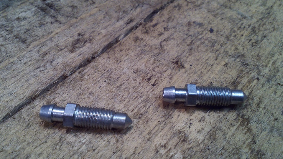 25 x 27. Штуцер 6мм тормозной уаз. 451д-3506005 штуцер колесного цилиндра. Болт тормозного цилиндра газ 3110. Болт штуцер м ваз 2101.