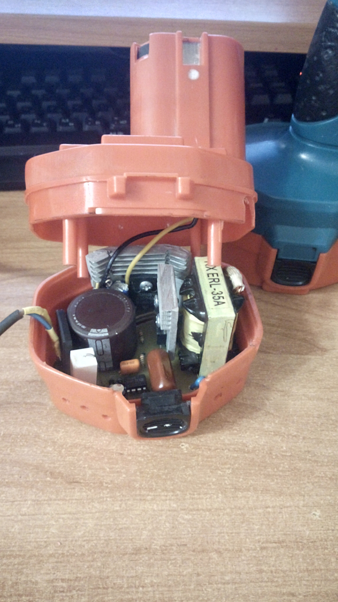 Переделка Шуруповерта 12V на ~220 вольт от компьютерного блока питания ...