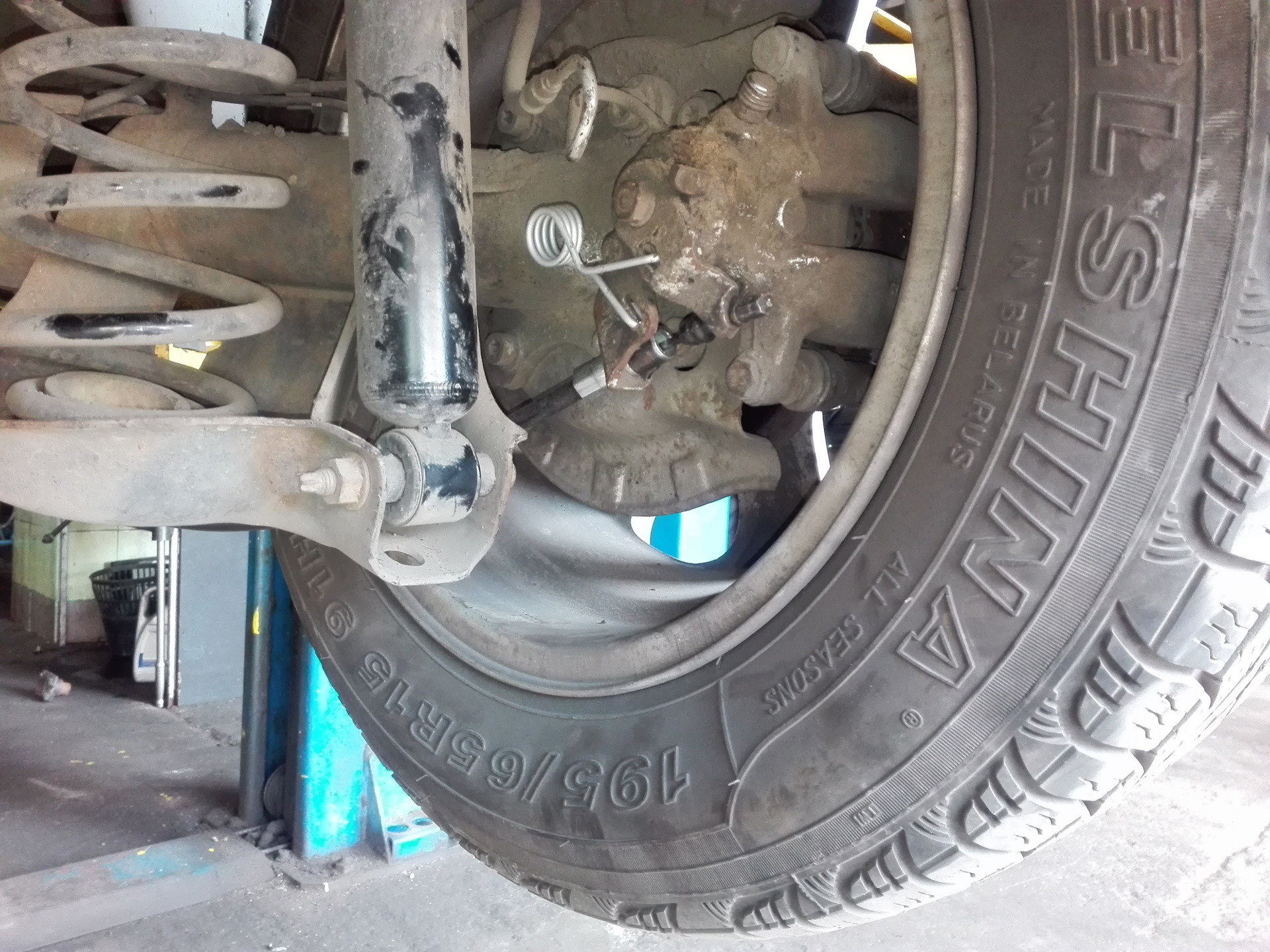 Возвратные пружины на ручник (стояночный тормоз) пежо 307 — Peugeot 307 ...