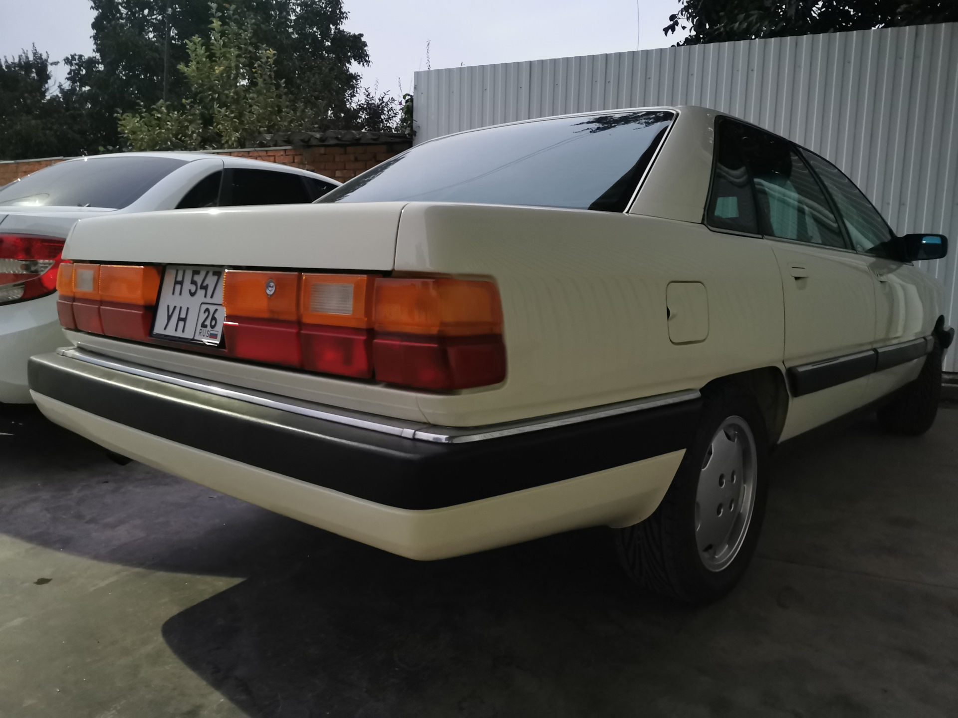 Audi 100 c3 — Задние подголовники — Audi 100 (C3), 2,3 л, 1989 года |  стайлинг | DRIVE2