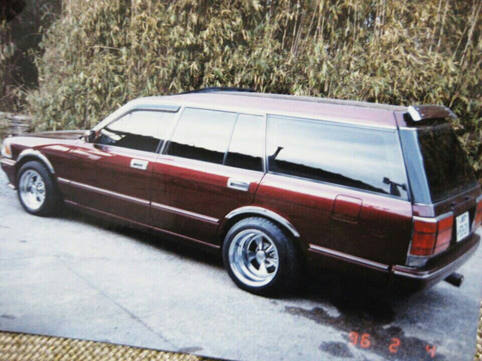 toyota crown s130 wagon