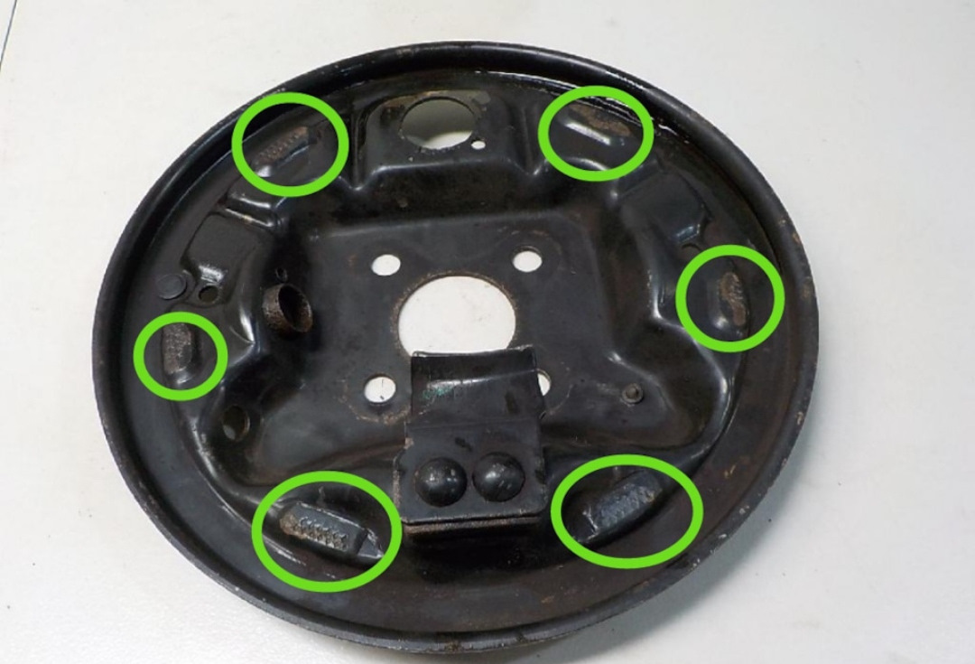 Чистка задних тормозных механизмов — Renault Arkana, 1,3 л, 2019 года ...