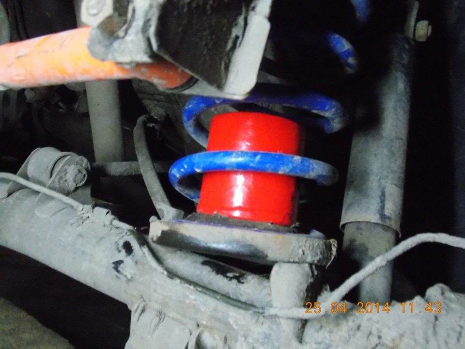 Maverick x3 new suspension. Ограничитель хода подвески нива 21213. Ограничитель хода подвески. Ограничитель ходов подвески тр3. Ограничитель хода подвески нива.