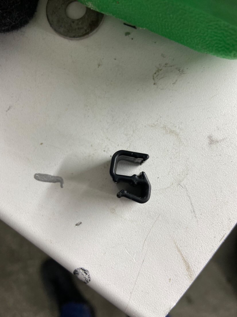 Установка щитов задних дверей на резьбовые заклепки. — Skoda Octavia A5 ...