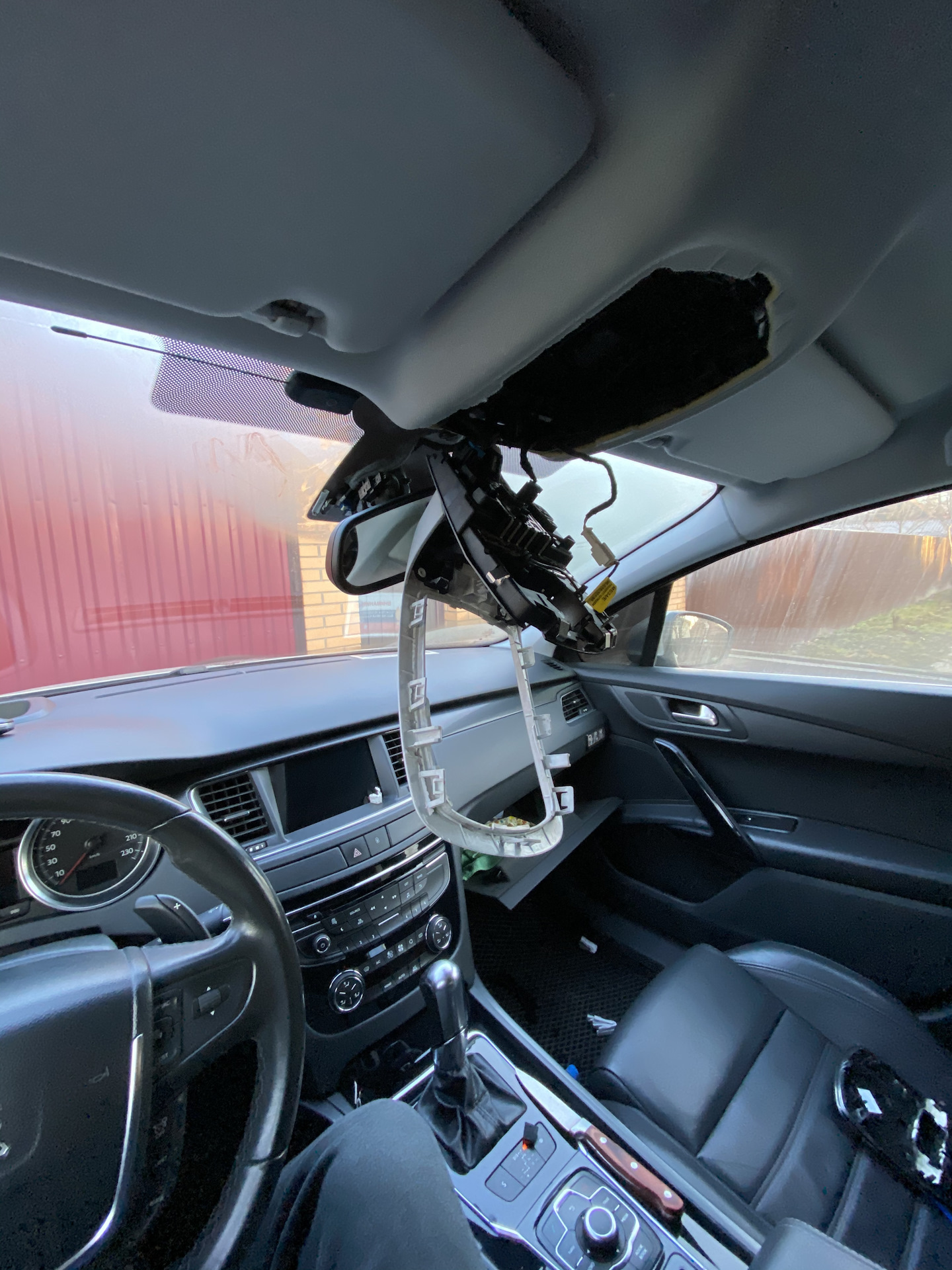 Скрипит кожух зеркала салона — Peugeot 508 (1G), 1,6 л, 2012 года ...