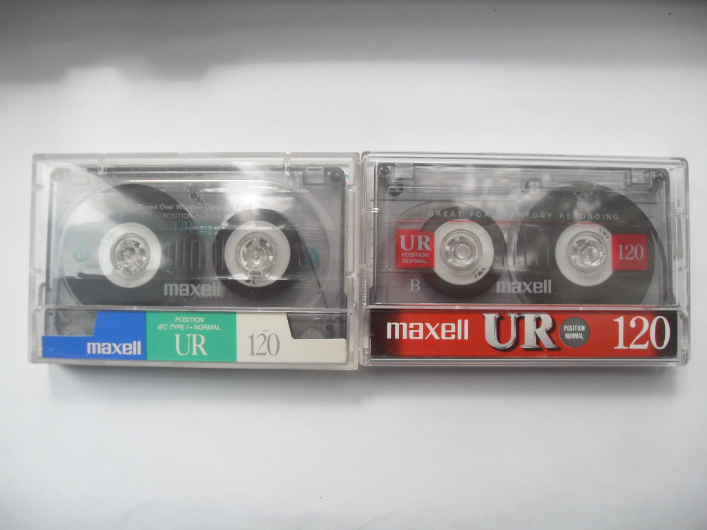 Chrome 90. Maxell ur120. Аудиокассета Maxell XLII 120. Винтажные Maxell UD II 120 аудиокассеты. Maxell ur 120 f.