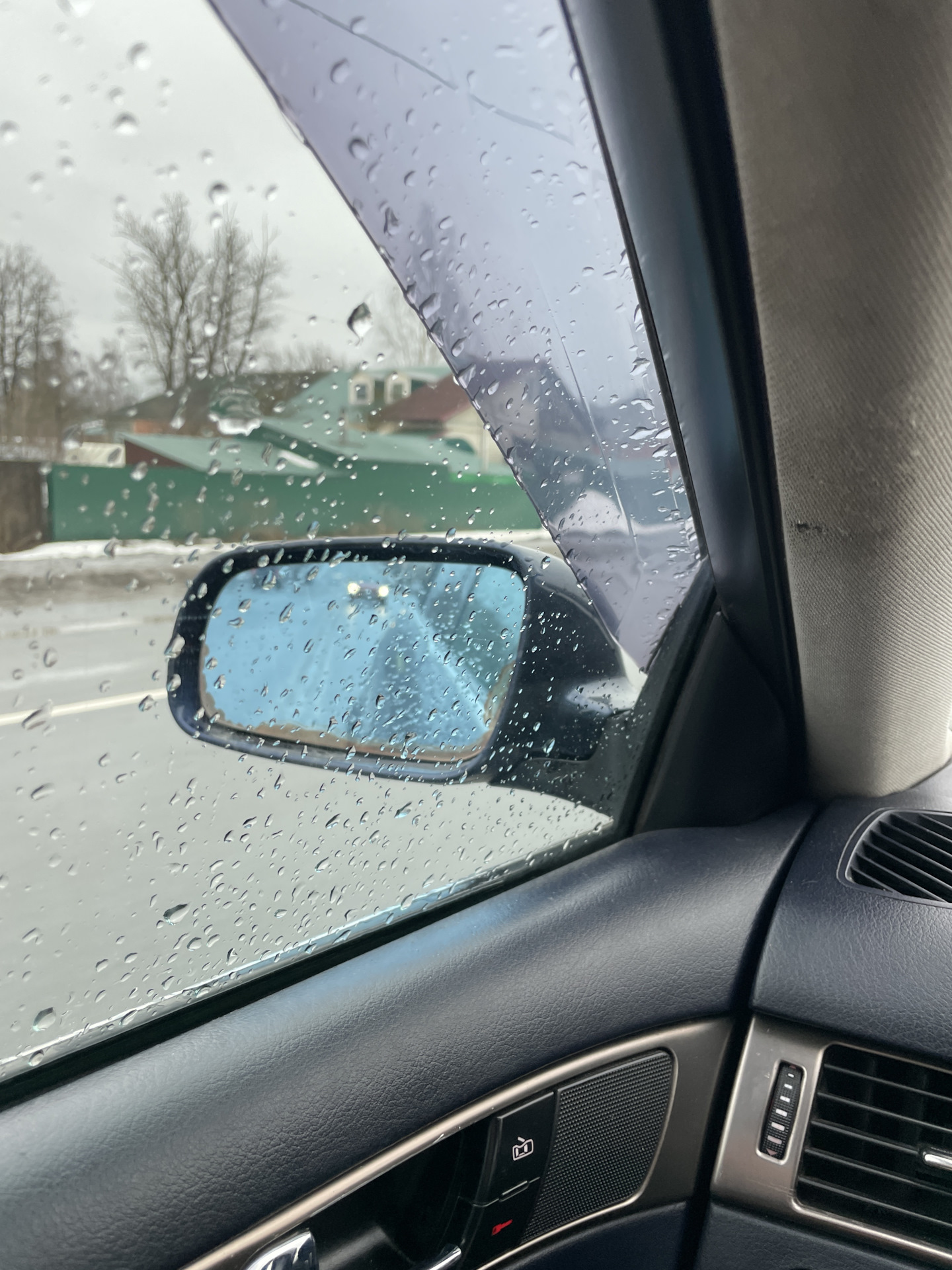 Левый зеркальный элемент) — Audi A6 (C5), 2,4 л., 1998 года | запчасти ...