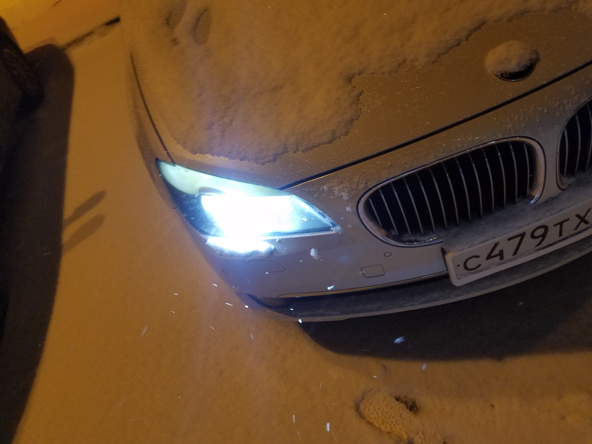 Замена диода в ресничках на белые — BMW 7 series (F01/02), 4,4 л, 2010 ...